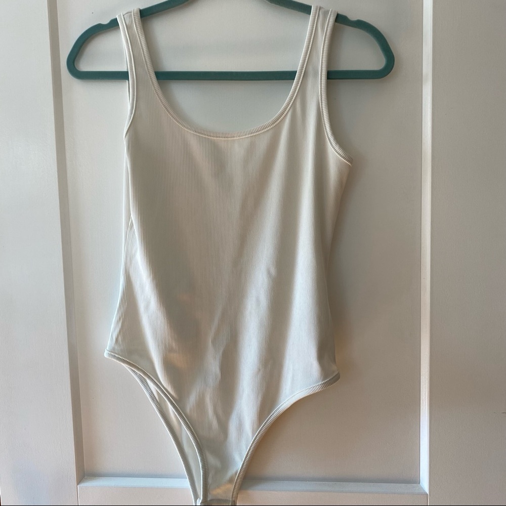 SHEIN Ribbed White bodysuit